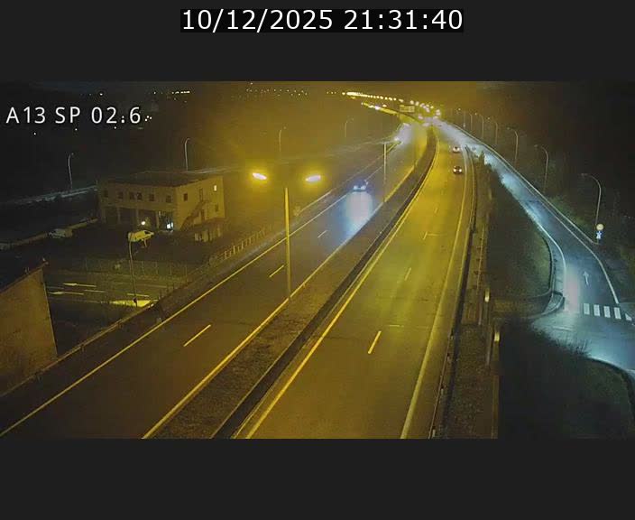 Traffic live webcam Luxembourg Sanem - A13 direction Pétange - BK 2.6