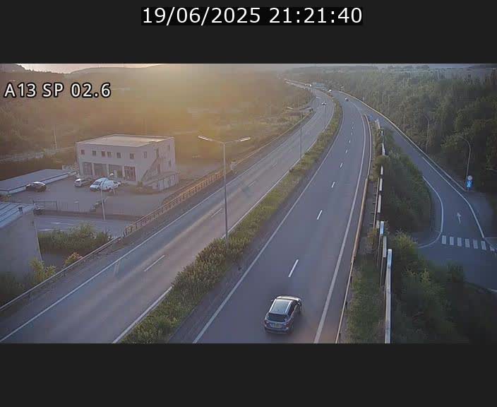 Traffic live webcam Luxembourg Sanem - A13 direction Pétange - BK 2.6