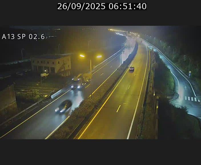 Traffic live webcam Luxembourg Sanem - A13 direction Pétange - BK 2.6