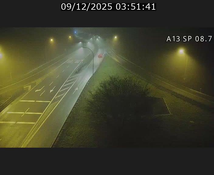 Traffic live webcam Luxembourg Jonction Lankelz - A13 direction Pétange - BK 8.7