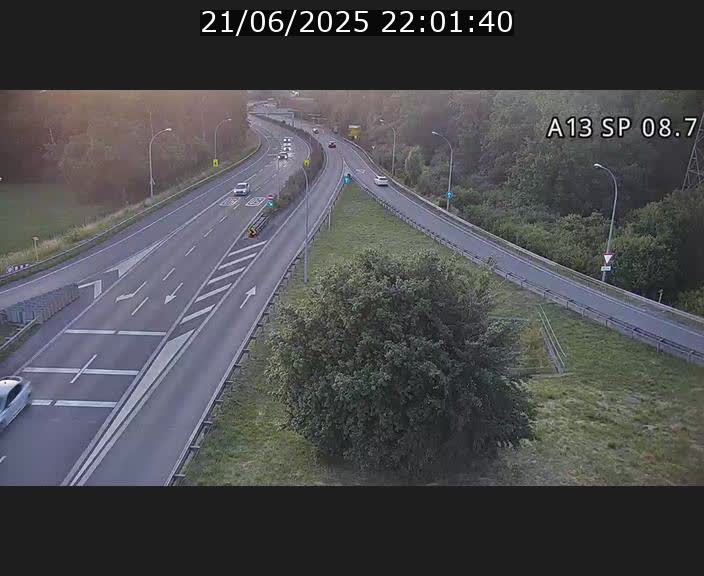 Traffic live webcam Luxembourg Jonction Lankelz - A13 direction Pétange - BK 8.7 