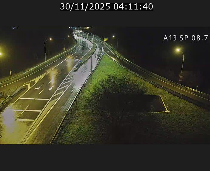 Traffic live webcam Luxembourg Jonction Lankelz - A13 direction Pétange - BK 8.7 