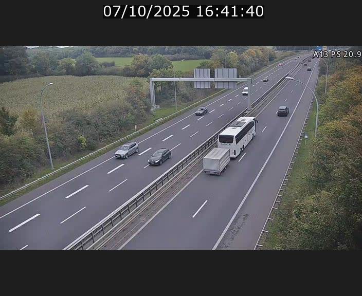 Traffic live webcam Luxembourg Croix de Bettembourg, rond-point d'Hellange - A13 direction Allemagne - BK 20.9