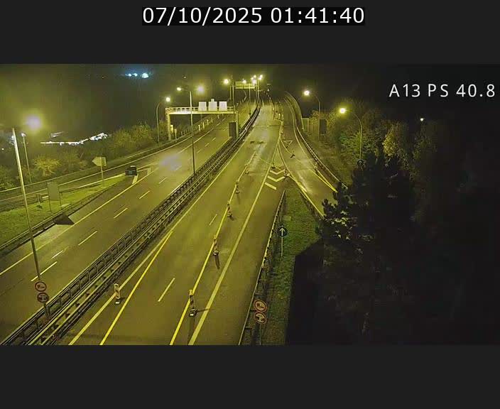 Webcam autoroute A13 à la sortie est du tunnel Markusbierg à Schengen. Vue sur le pont de la Moselle, vers l'Allemagne