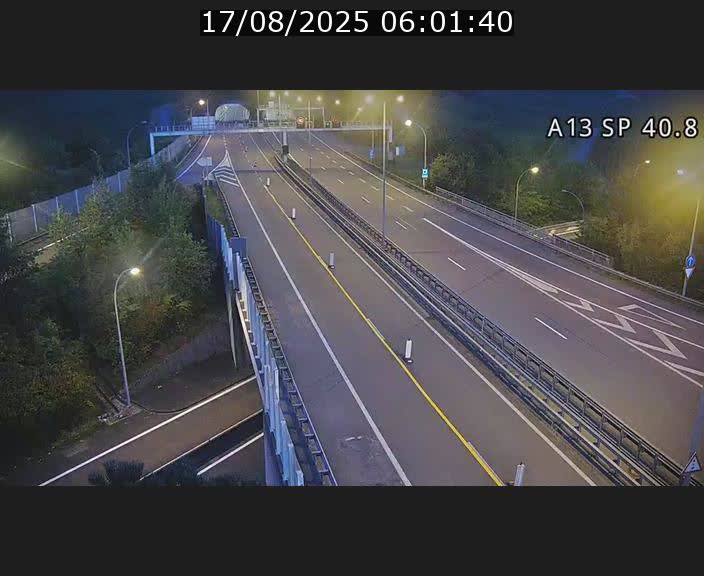Webcam avec vue sur l'entrée côté allemand du tunnel Markusbierg à Schengen. Vue orientée vers le tunnel et Bettembourg