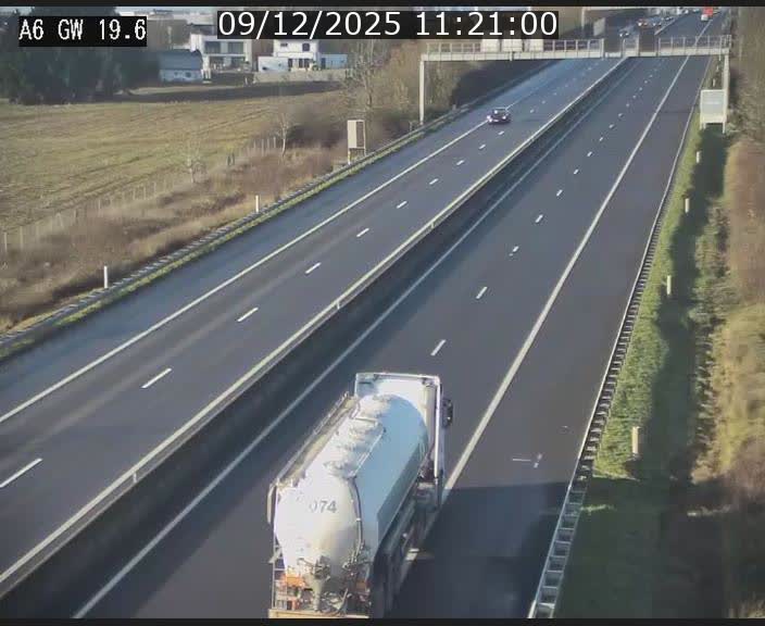 Traffic live webcam Luxembourg - Steinfort - A6 - BK 19.6 - direction Belgique