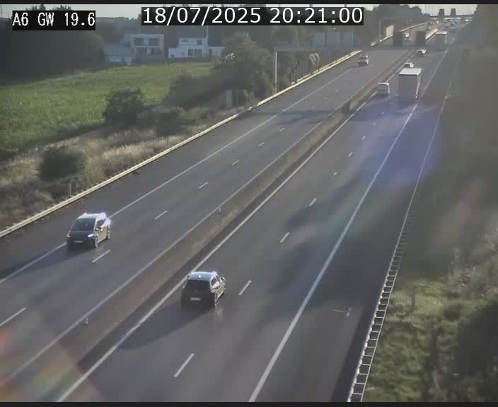 Traffic live webcam Luxembourg - Steinfort - A6 - BK 19.6 - direction Belgique