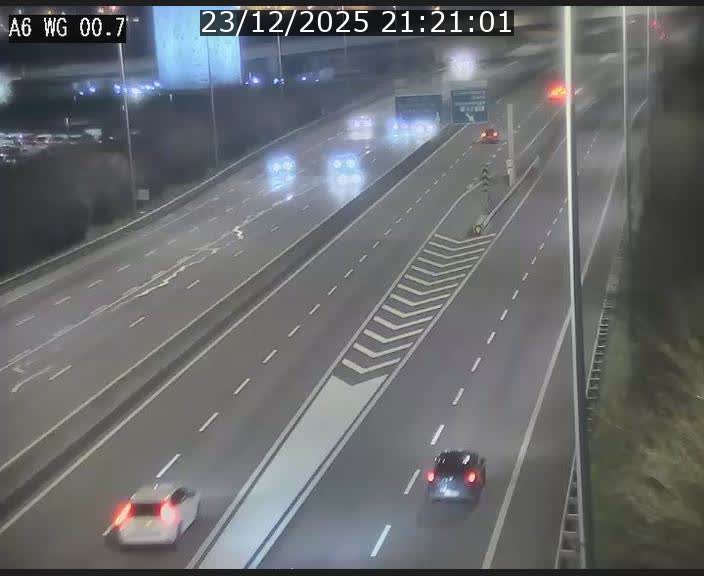 Traffic live webcam Luxembourg Croix de Cessange - A6 - BK 0.7 - direction A3 France