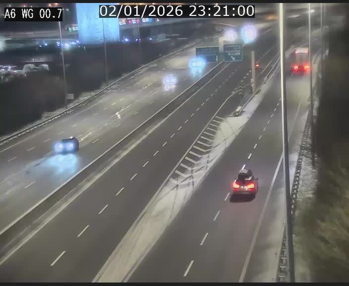 Traffic live webcam Luxembourg Croix de Cessange - A6 - BK 0.7 - direction A3 France