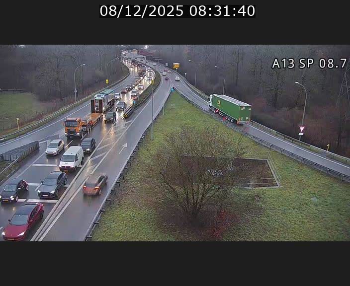 Traffic live webcam Luxembourg Jonction Lankelz - A13 direction Pétange - BK 8.7