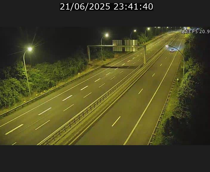 Traffic live webcam Luxembourg Croix de Bettembourg, rond-point d'Hellange - A13 direction Allemagne - BK 20.9