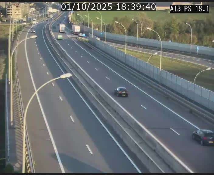 Traffic live webcam Luxembourg Dudelange - A13 direction Croix de Bettembourg - BK 18.1