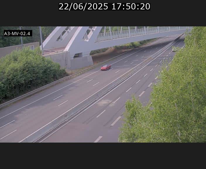 Webcam autoroute de la France (A3) au Luxembourg à Fentange, à proximité de la Croix de Gasperich. Vue orientée vers la Cloche d'Or