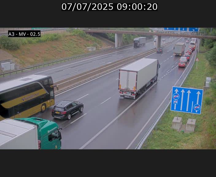 Webcam autoroute A3 au Luxembourg à proximité de la Croix de Gasperich. Vue orientée vers Luxembourg