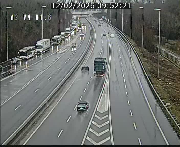 Traffic live webcam Luxembourg - Croix de Gasperich - A3 - BK 1.6 - direction France/Aire de Berchem