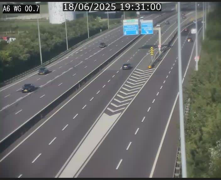 Traffic live webcam Luxembourg Croix de Cessange - A6 - BK 0.7 - direction A3 France