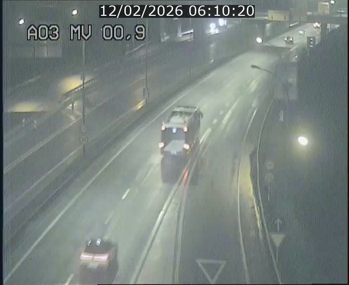 Traffic live webcam Luxembourg Croix de Gasperich - A3 - BK 0.4 - direction Luxembourg