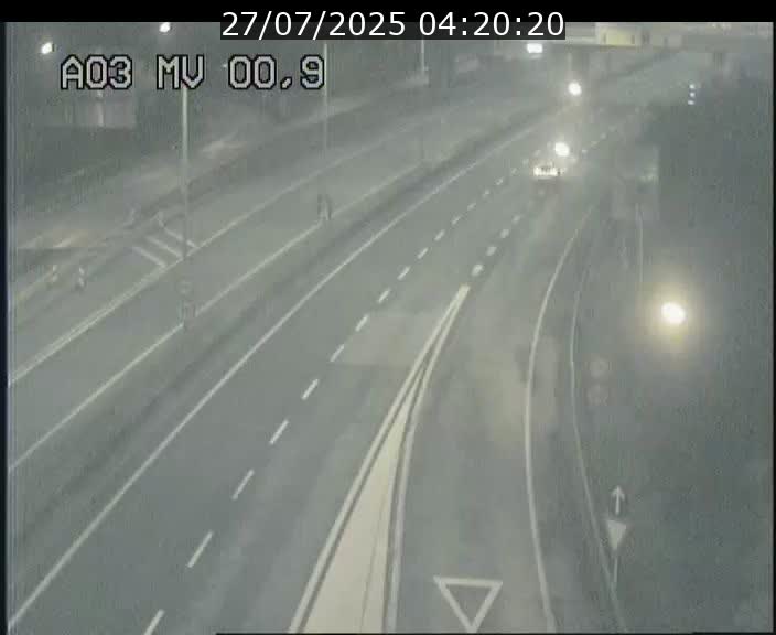 Traffic live webcam Luxembourg Croix de Gasperich - A3 - BK 0.4 - direction Luxembourg