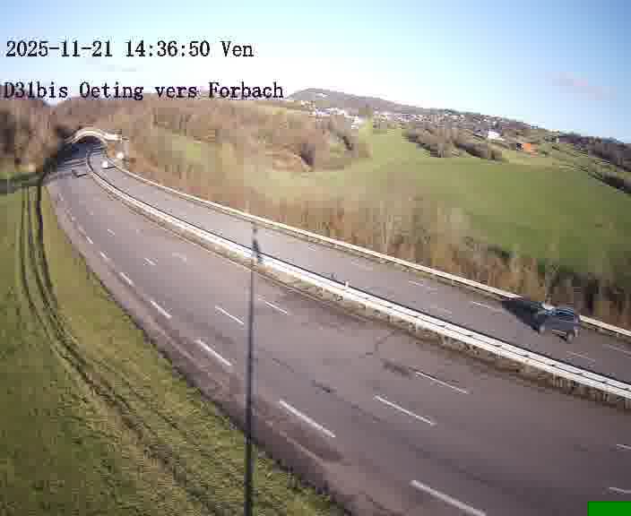 Caméra routière située sur D31bis (France) à Oeting, orientée vers Forbach, surveillant en continu la circulation locale et régionale.