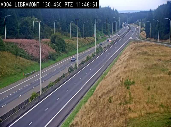 Webcam E411 à hauteur de la sortie 25 de Libramont menant vers Bouillon, Sedan et Reims via la N89. Vue orientée vers Bruxelles