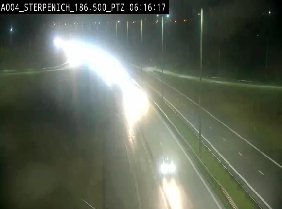 Webcam E411 à Sterpenich en Belgique près de la frontière du Luxembourg. Vue orientée vers Bruxelles