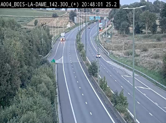Webcam située entre la sortie 29 Neufchâteau et la jonction avec l'E25 en direction de Liège et Luxembourg