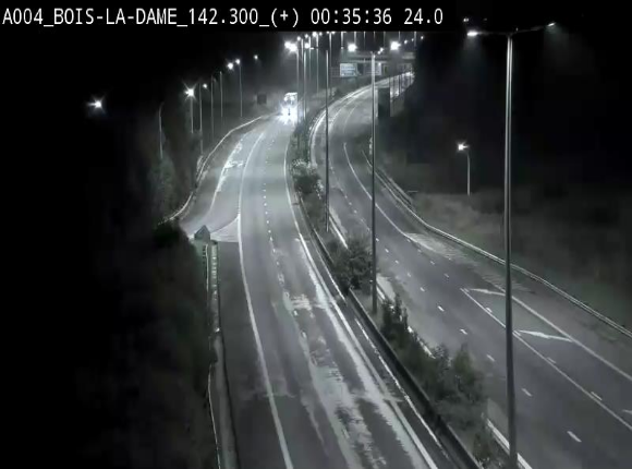 Webcam située entre la sortie 29 Neufchâteau et la jonction avec l'E25 en direction de Liège et Luxembourg
