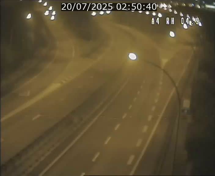 Traffic live webcam Luxembourg Leudelange - A4 - BK 4.9 - direction Luxembourg