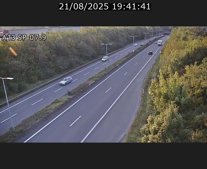 Traffic live webcam Luxembourg Jonction Lankelz - A13 direction Pétange - BK 7.9