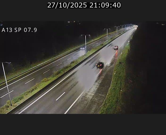 Traffic live webcam Luxembourg Jonction Lankelz - A13 direction Pétange - BK 7.9