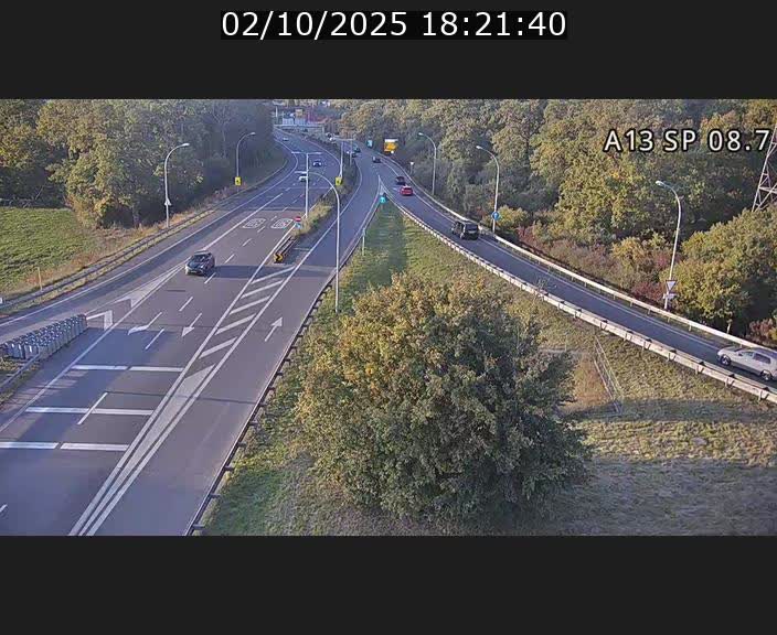 Traffic live webcam Luxembourg Jonction Lankelz - A13 direction Pétange - BK 8.7 