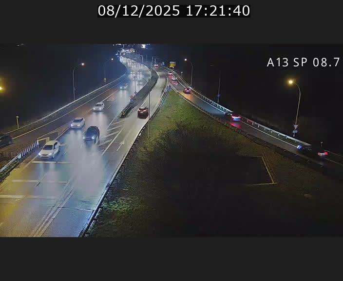 Traffic live webcam Luxembourg Jonction Lankelz - A13 direction Pétange - BK 8.7