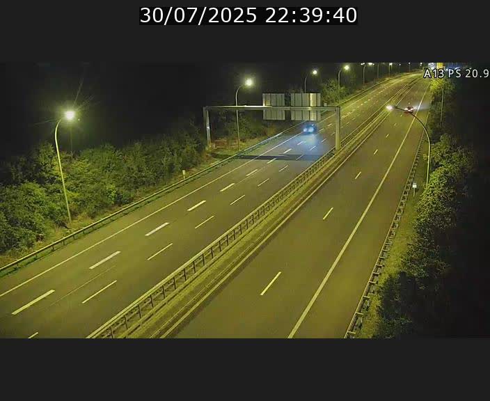 Traffic live webcam Luxembourg Croix de Bettembourg, rond-point d'Hellange - A13 direction Allemagne - BK 20.9