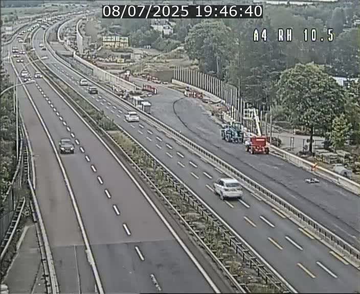 Traffic live webcam Luxembourg Pontpierre - A4 - BK 10.5 - direction Luxembourg