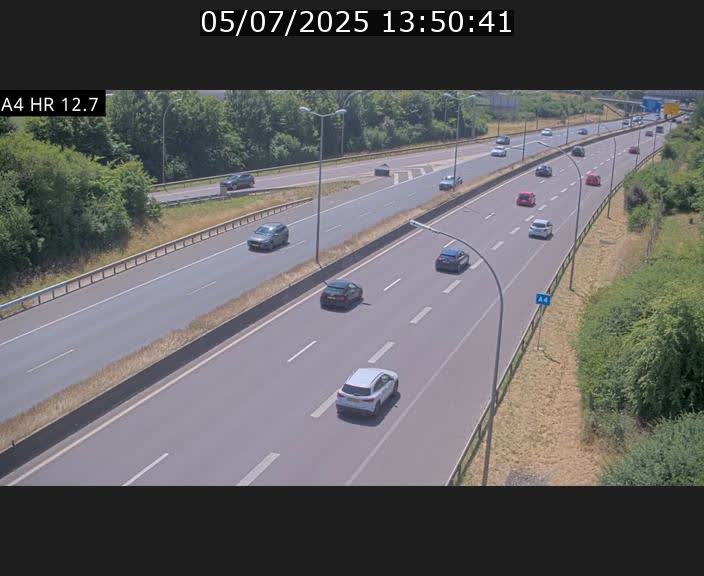 Traffic live webcam Luxembourg Esch sur Alzette - A4 - BK 12.7 - direction Esch-Belval