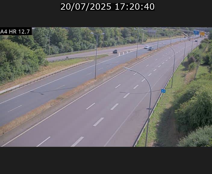 Traffic live webcam Luxembourg Esch sur Alzette - A4 - BK 12.7 - direction Esch-Belval