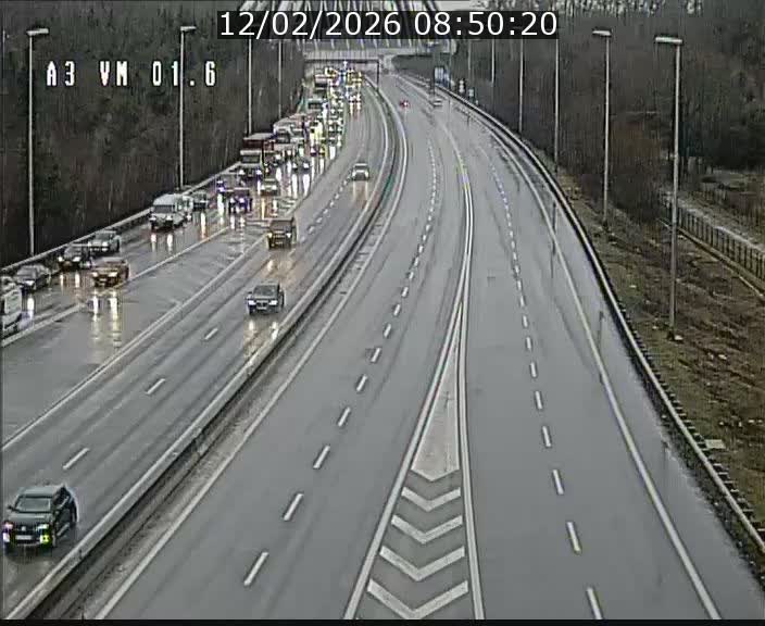 Traffic live webcam Luxembourg - Croix de Gasperich - A3 - BK 1.6 - direction France/Aire de Berchem