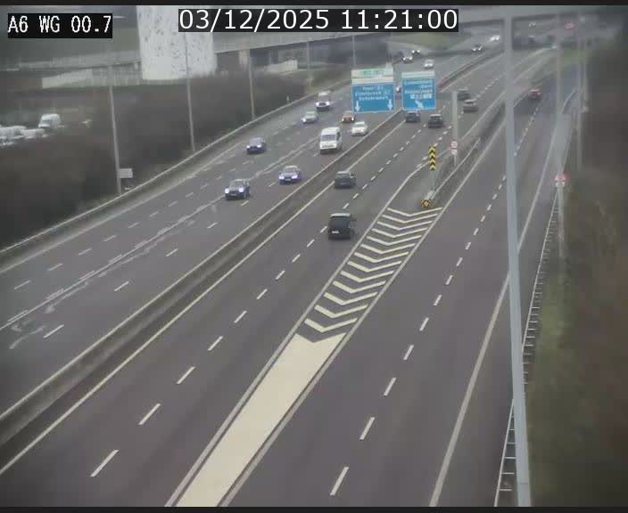 Traffic live webcam Luxembourg Croix de Cessange - A6 - BK 0.7 - direction A3 France