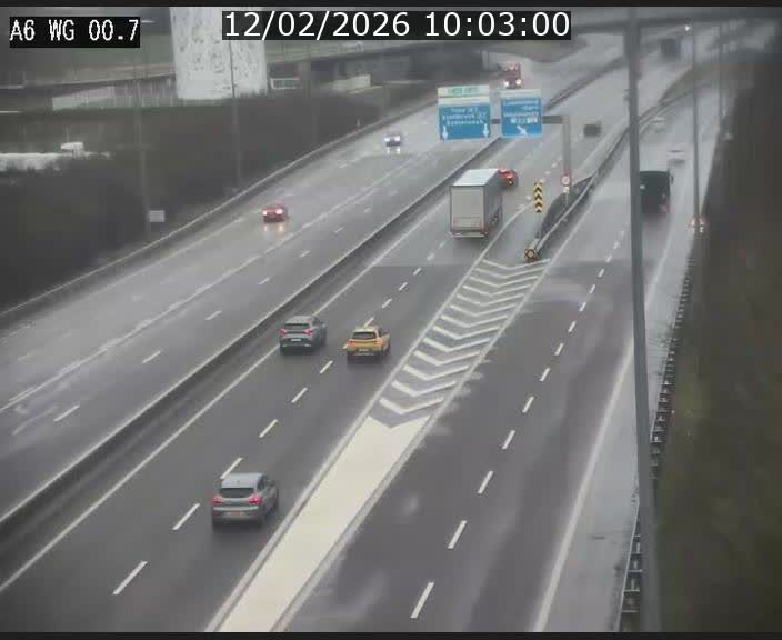 Traffic live webcam Luxembourg Croix de Cessange - A6 - BK 0.7 - direction A3 France