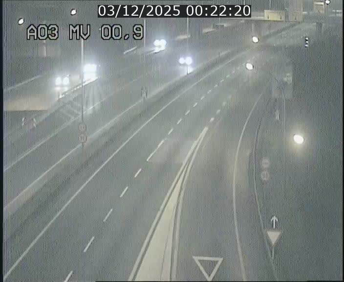 Traffic live webcam Luxembourg Croix de Gasperich - A3 - BK 0.4 - direction Luxembourg