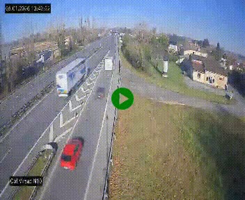 Vue en direct de l'autoroute A10 grâce à un drône situé au-dessus du péage de Virsac