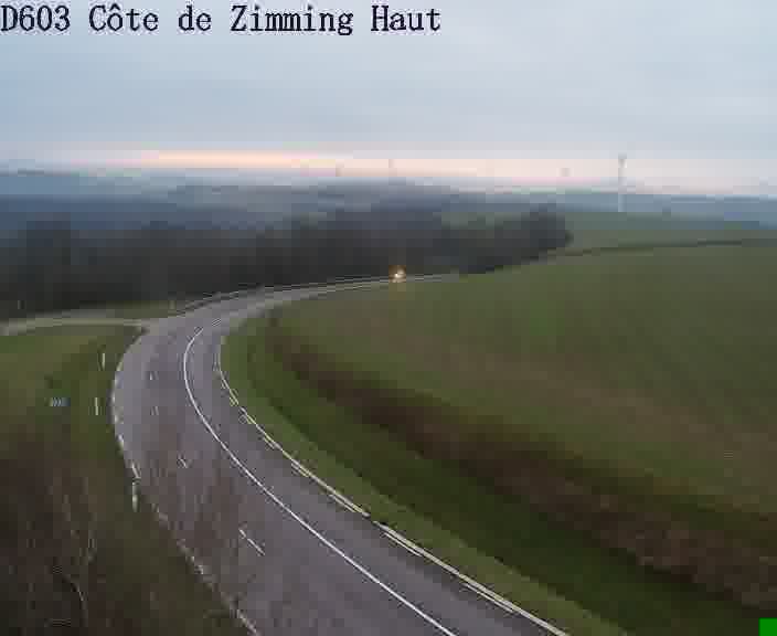 Webcam sur la D603 située en haut de la Côte de Zimming. Vue orientée vers Saint-Avold.