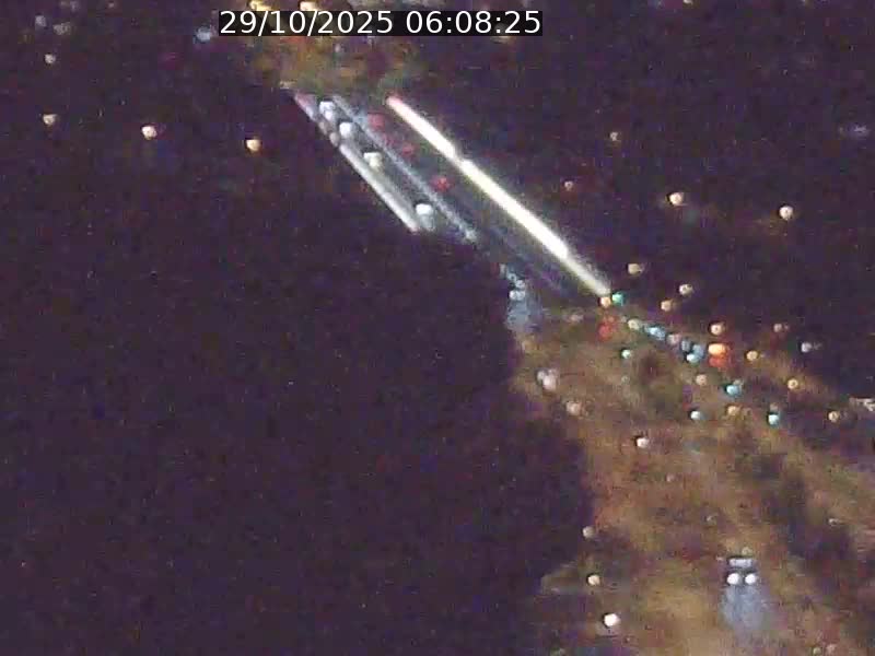 Webcam sur l'avenue John Fitzgerald Kennedy (N51) avec vue sur le Pont rouge (Pont Grande Duchesse Charlotte), l'arrêt Pfaffenthal et l'entrée du quartier Kirchberg