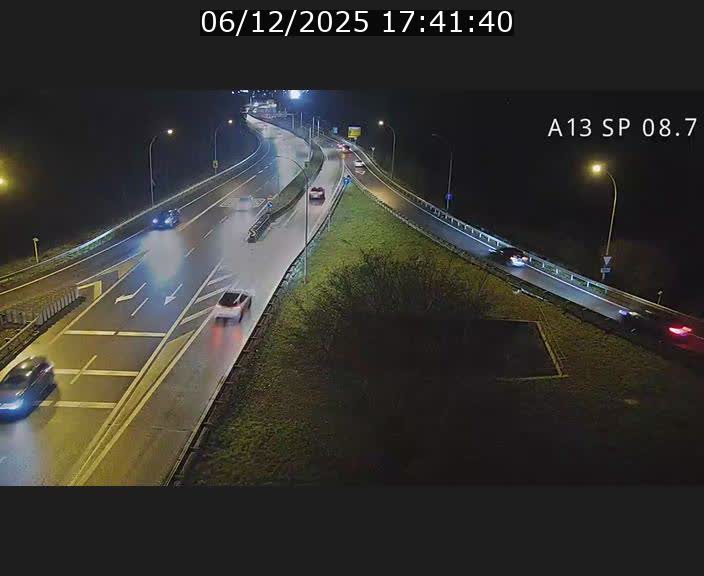 Traffic live webcam Luxembourg Jonction Lankelz - A13 direction Pétange - BK 8.7
