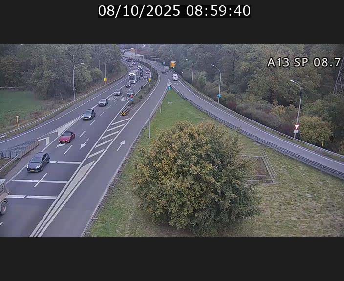 Traffic live webcam Luxembourg Jonction Lankelz - A13 direction Pétange - BK 8.7 