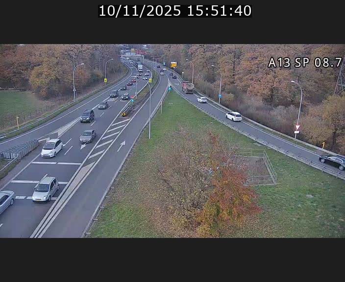 Traffic live webcam Luxembourg Jonction Lankelz - A13 direction Pétange - BK 8.7 