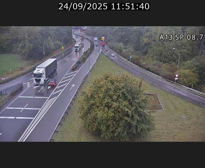 Traffic live webcam Luxembourg Jonction Lankelz - A13 direction Pétange - BK 8.7 
