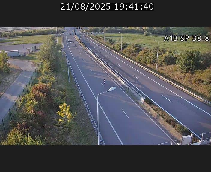 Webcam autoroute A13 à l'entrée ouest du tunnel Markusbierg à Schengen. Vue orientée vers le tunnel et l'Allemagne