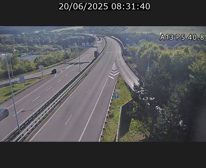 Webcam autoroute A13 à la sortie est du tunnel Markusbierg à Schengen. Vue sur le pont de la Moselle, vers l'Allemagne