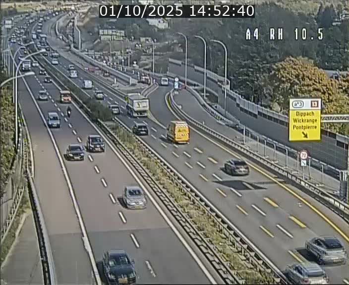 Traffic live webcam Luxembourg Pontpierre - A4 - BK 10.5 - direction Luxembourg